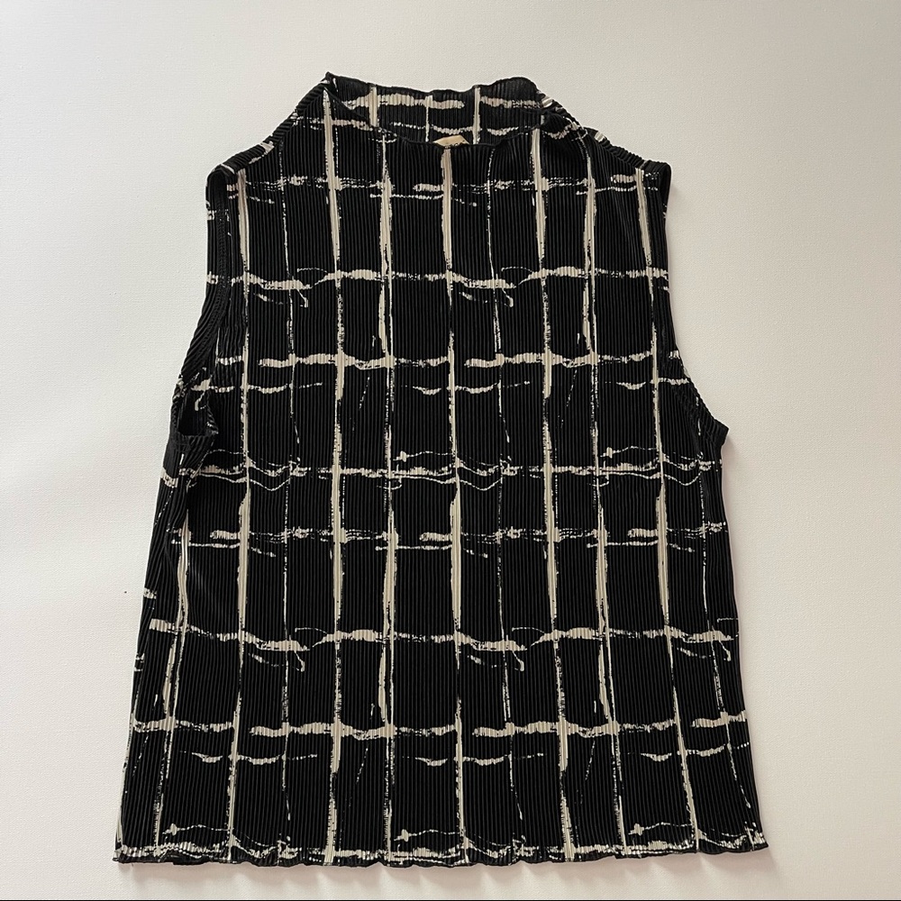 VINTAGE high neckline top